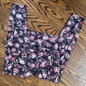 Lululemon Wonder Under Floral Black, mauve, white, Leggings sz 6